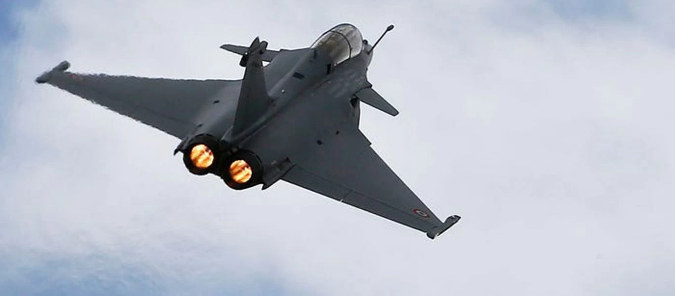 Η Αλγερία έκλεισε τον εναέριο χώρο για τα γαλλικά στρατιωτικά αεροσκάφη